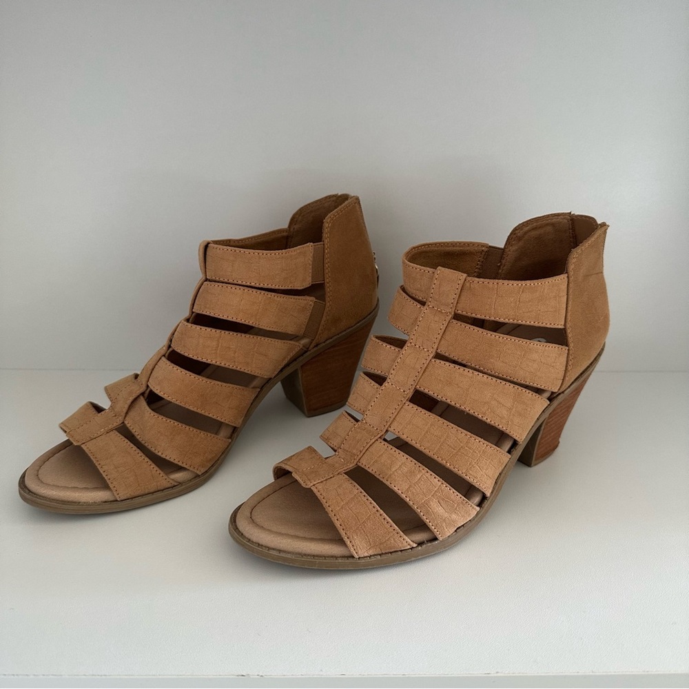 😌 Dr Scholls • 3” Ankle Bootie - Picture 2 of 8